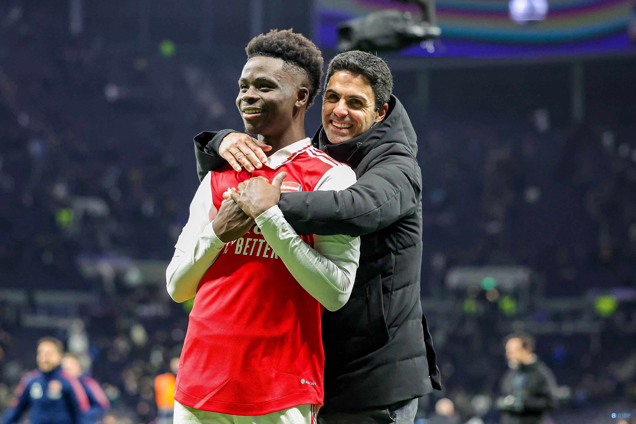 里程碑背后 里程碑背后